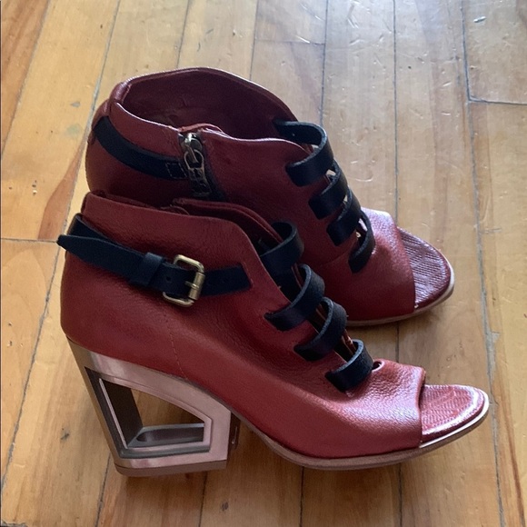 A.S.98 Shoes - A.S.98 artsy funky heels lace up sandals